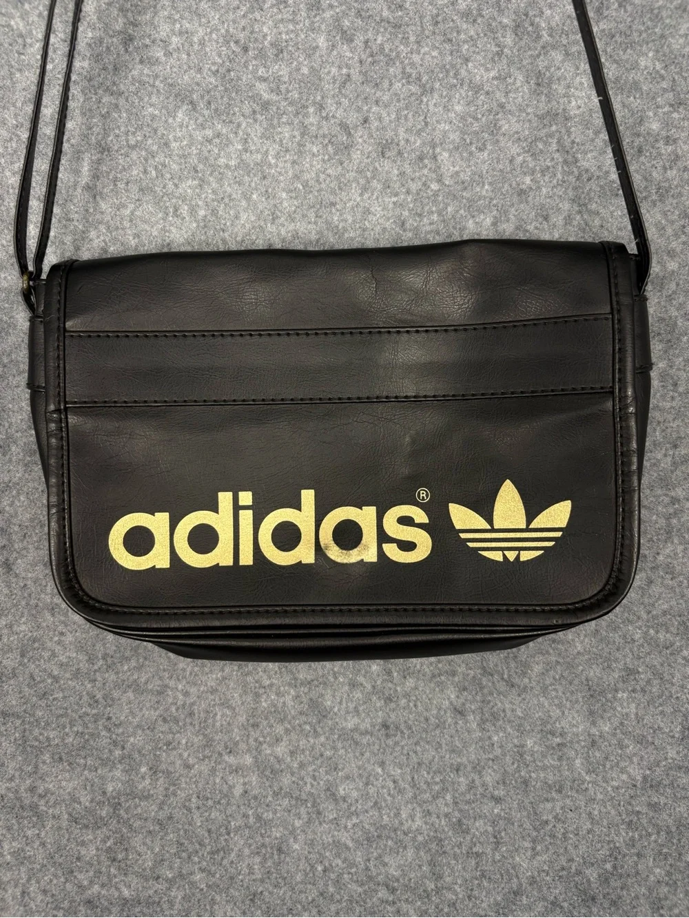 Adidas Originals Black Gold Trefoil Crossbody Messenger Bag Purse Y2K